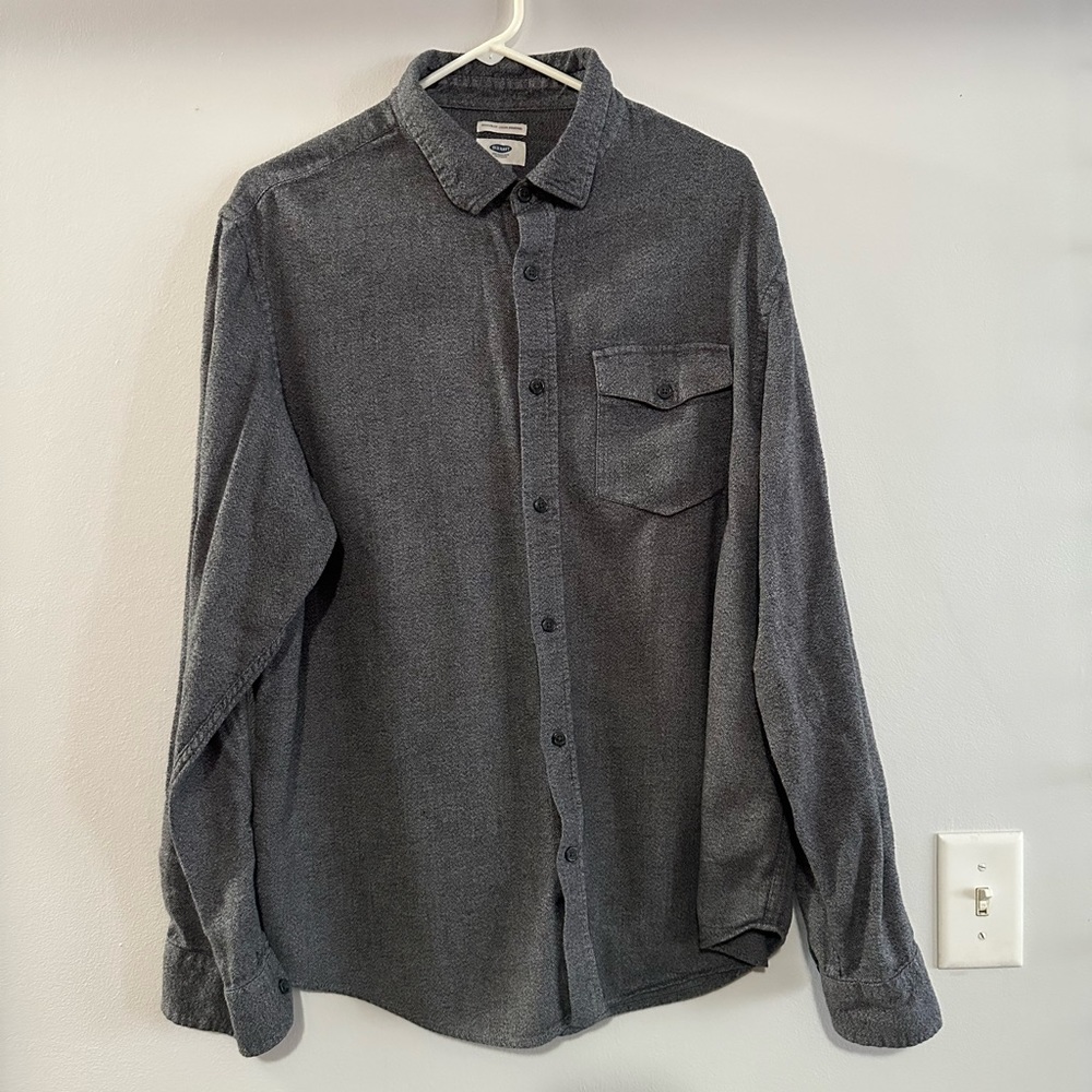 Men’s grey flannel shirt